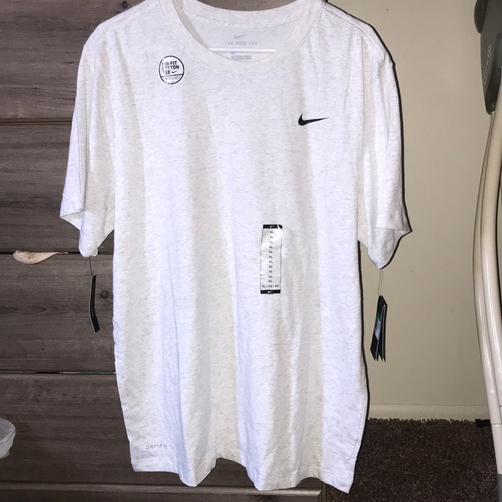 Men’s Nike shirt